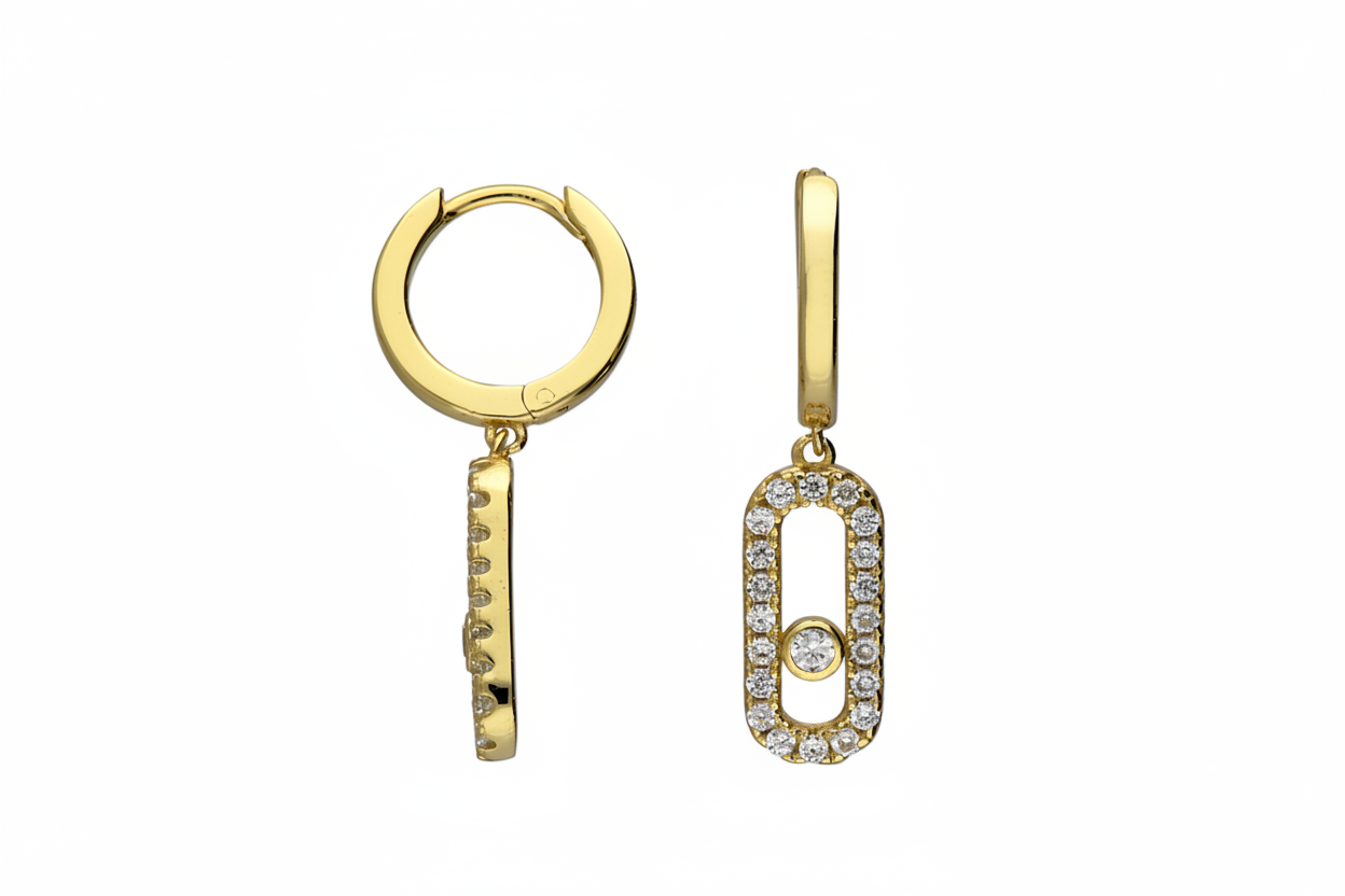 Gold hoop earrings 3:2 with 10% zoom out