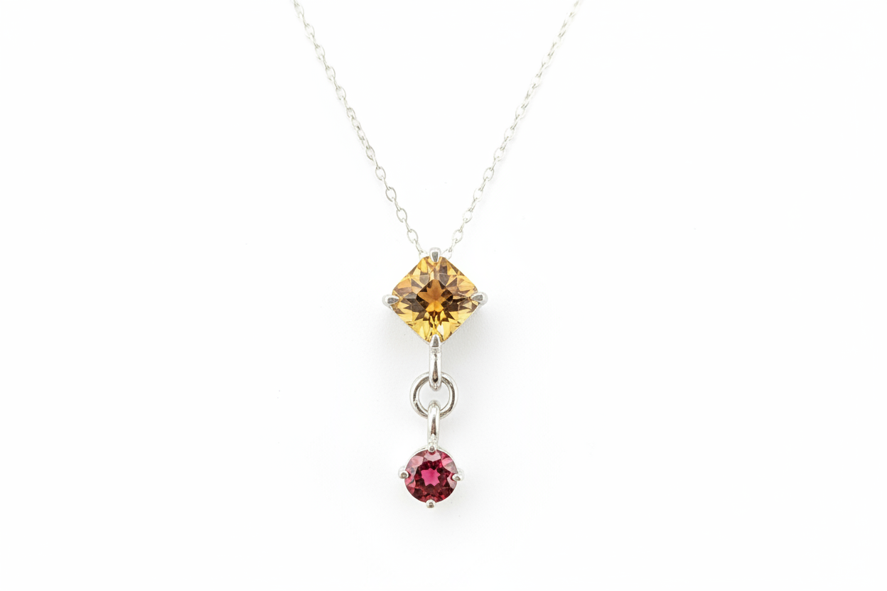 Pendant White Background 3:2